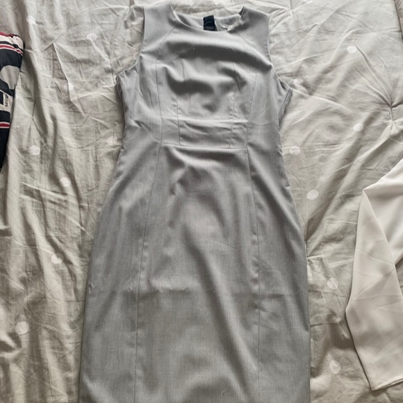 H&M dress size 6, new with tags - Picture 2 of 3